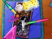 Dotted Girl Broken Phone - game